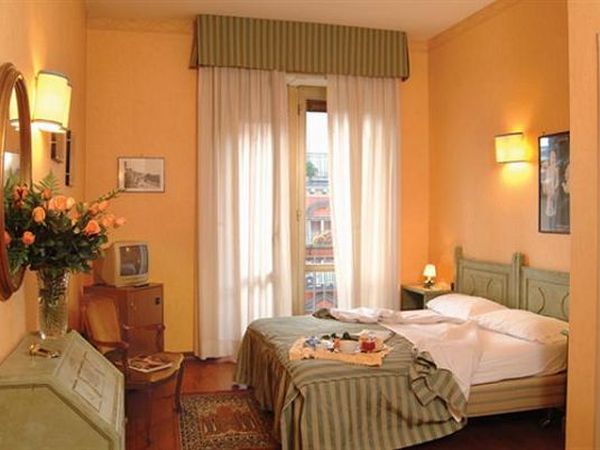 Hotel Borbone di Napoli - foto 6091.jpg