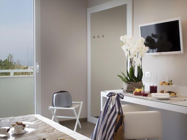 Hotel Biancamano Rimini - foto 28607.jpg