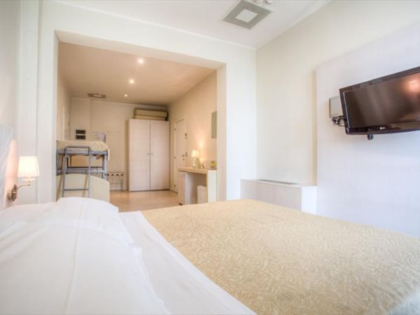 Ferretti Beach Hotel - foto 40950.jpg