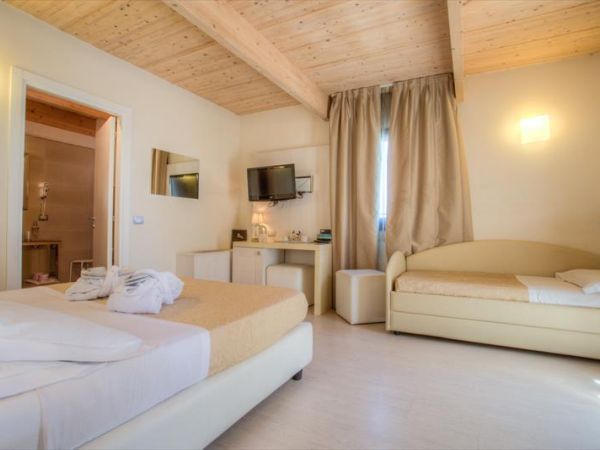 Ferretti Beach Hotel - foto 40953.jpg