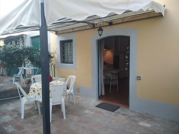 La piccola oasi con parcheggio  - foto 44530.jpg