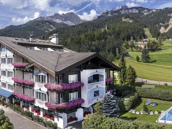 Alpen Hotel Corona Sport & Wellness a Vigo di Fassa (TN ...