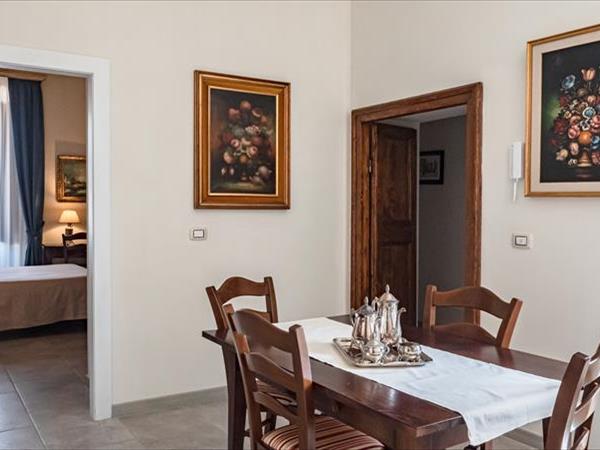 Palazzo dei Pavoni - foto 53874.jpg