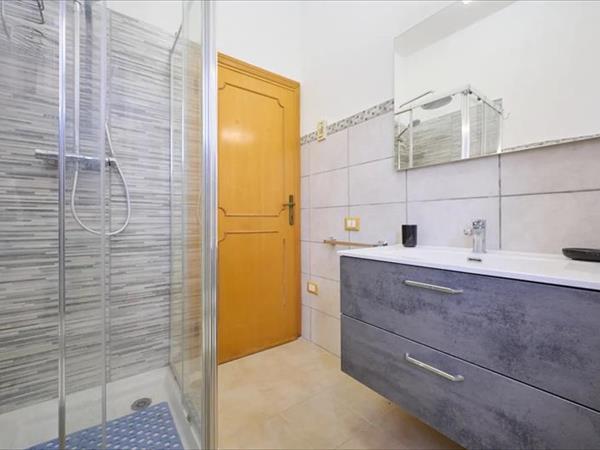 Trilocale San Luigi vicino alla dogbeach - foto 54956.jpg